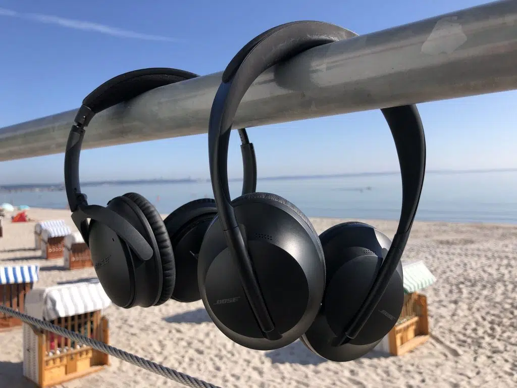 Im Vergleich zum QC35 wirkt das Design des Bose Kopfhörer 700 frisch und modern – je nach Perspektive allerdings auch etwas gewöhnungsbedürftig. 