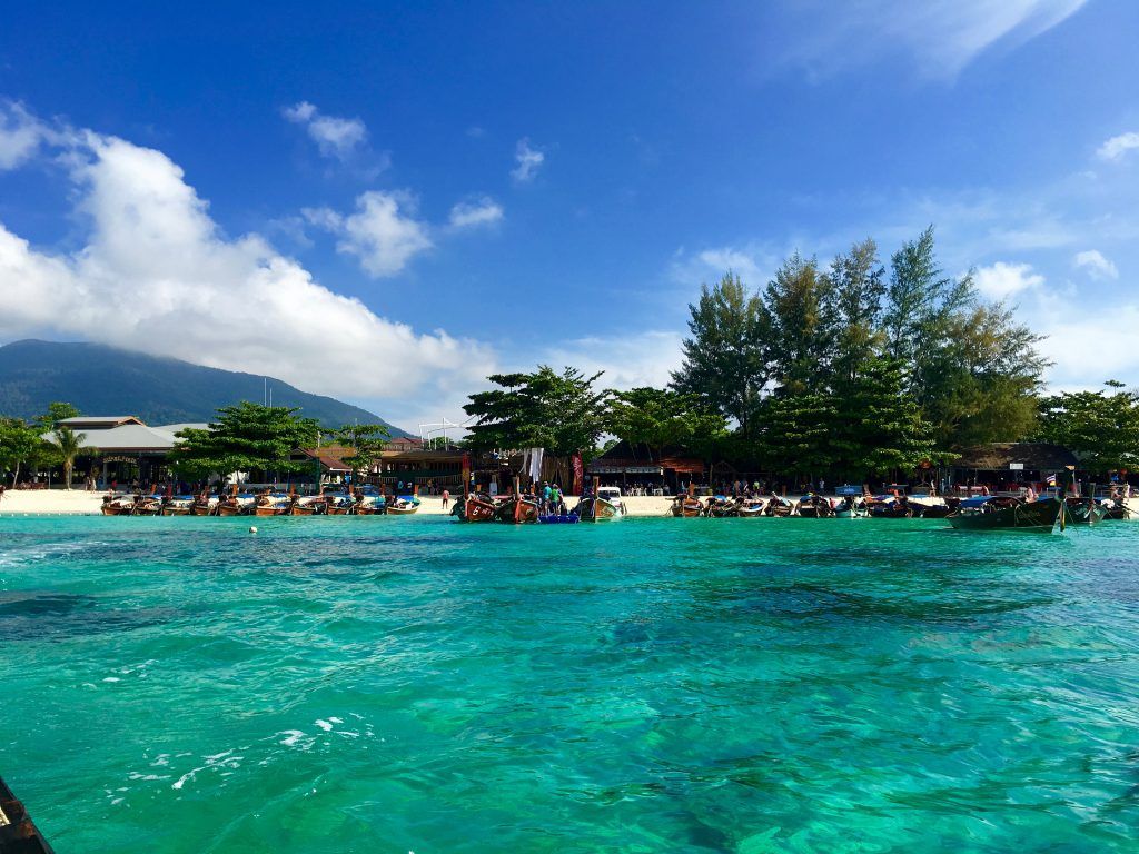 pattaya beach koh lipe thailand Thailand: Auf geht's zu den schönsten Tauchplätzen rund um Koh Lipe. Foto: Sascha Tegtmeyer Koh Lipe, Koh Samui, Koh Phangan, Koh Tao, Thailand, Trauminsel, Strand, Reise, Urlaub, Backpacking, Wanderlust, Tauchen, Surfen, SUP, Stand Up Paddling, Phuket, Krabi, Andamanensee, Südostasien, Umwelt, Natur, Regenwald, Dschungel, Weltreise, Thailandurlaub, Beste Reisezeit Thailand, Winterurlaub, Wo ist es im Winter warm