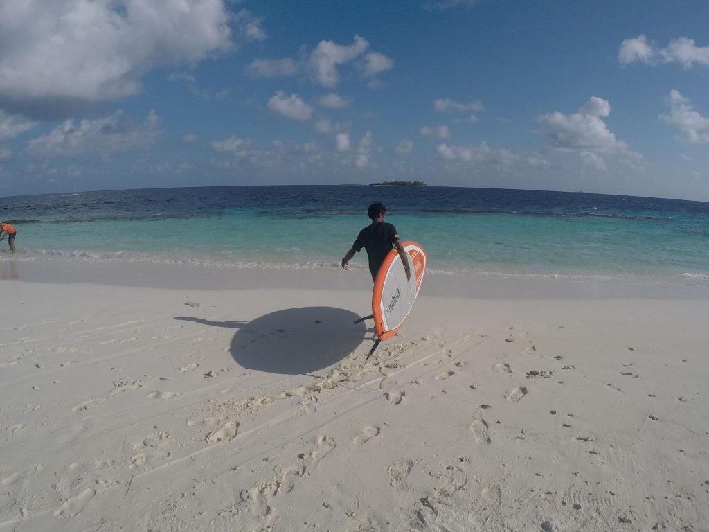 SUP im Malediven-Urlaub (Symbolbild). 