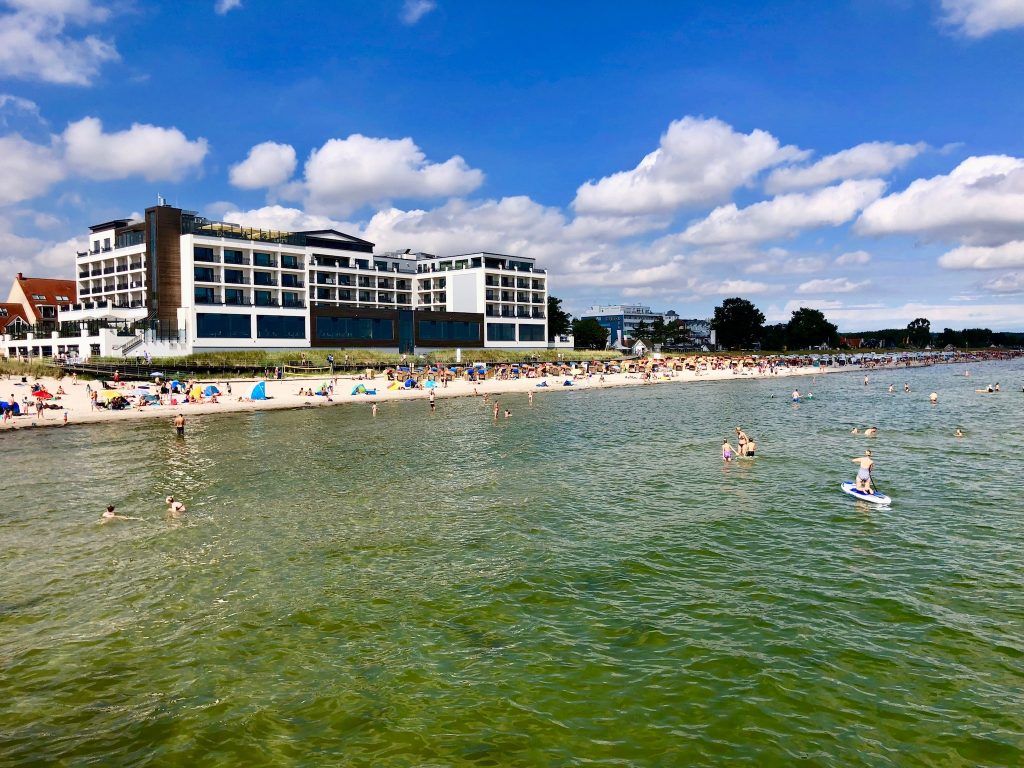 Das Bayside Hotel in Scharbeutz ist kaum zu übersehen. Foto: Sascha Tegtmeyer
