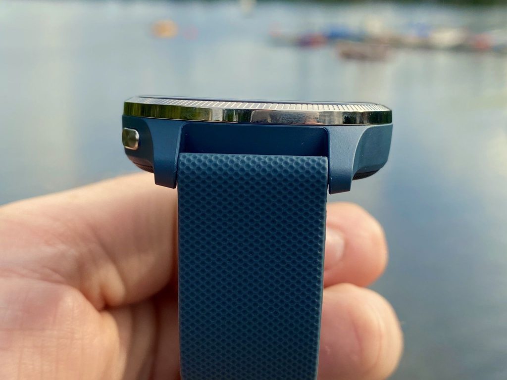 Das minimalistische und elegante Design der Garmin Venu hat mich aus jeder Perspektive überzeugt. Foto: Sascha Tegtmeyer