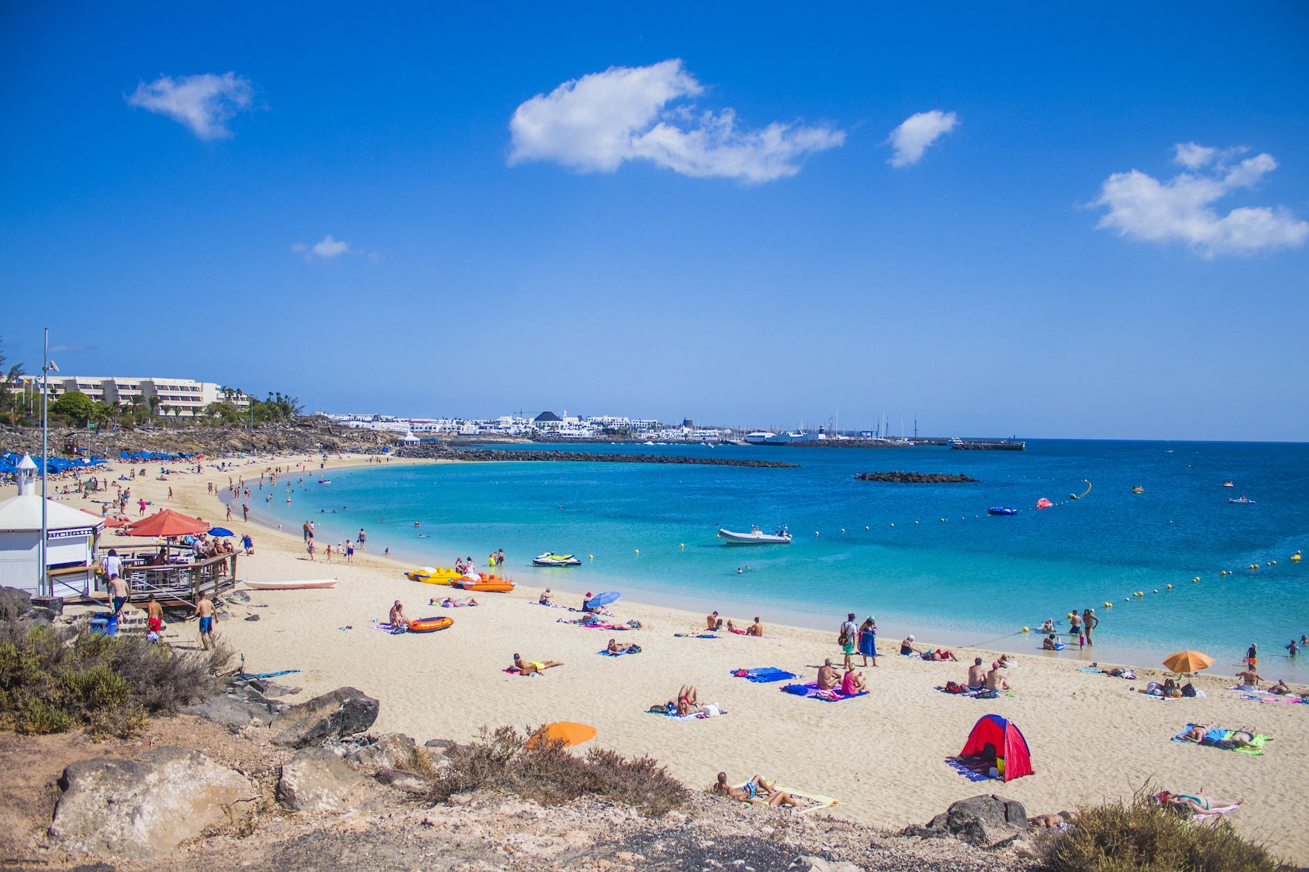 Ich habe mir die wichtigsten Sehenswürdigkeiten auf Lanzarote gemütlich mit dem Mietwagen angeschaut. 
