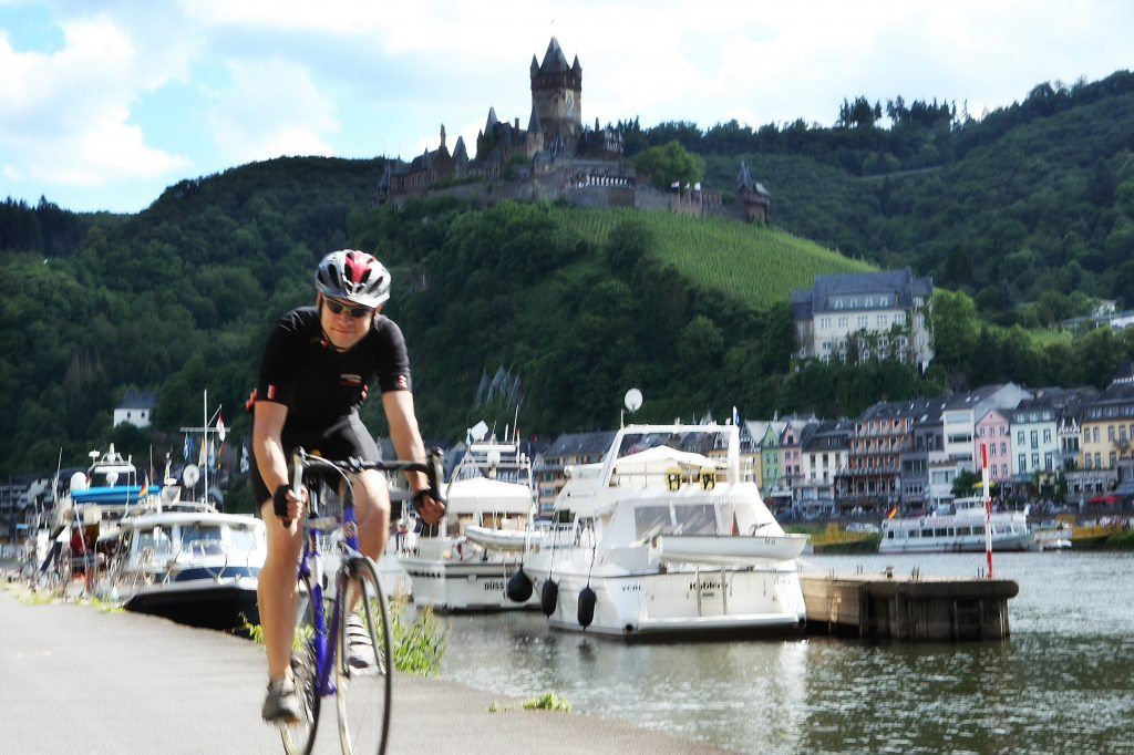 Die Region Cochem/Mosel lässt sich auch ganz wunderbar mit dem Fahrrad erkunden. Foto: Tourist-Information Ferienland Cochem