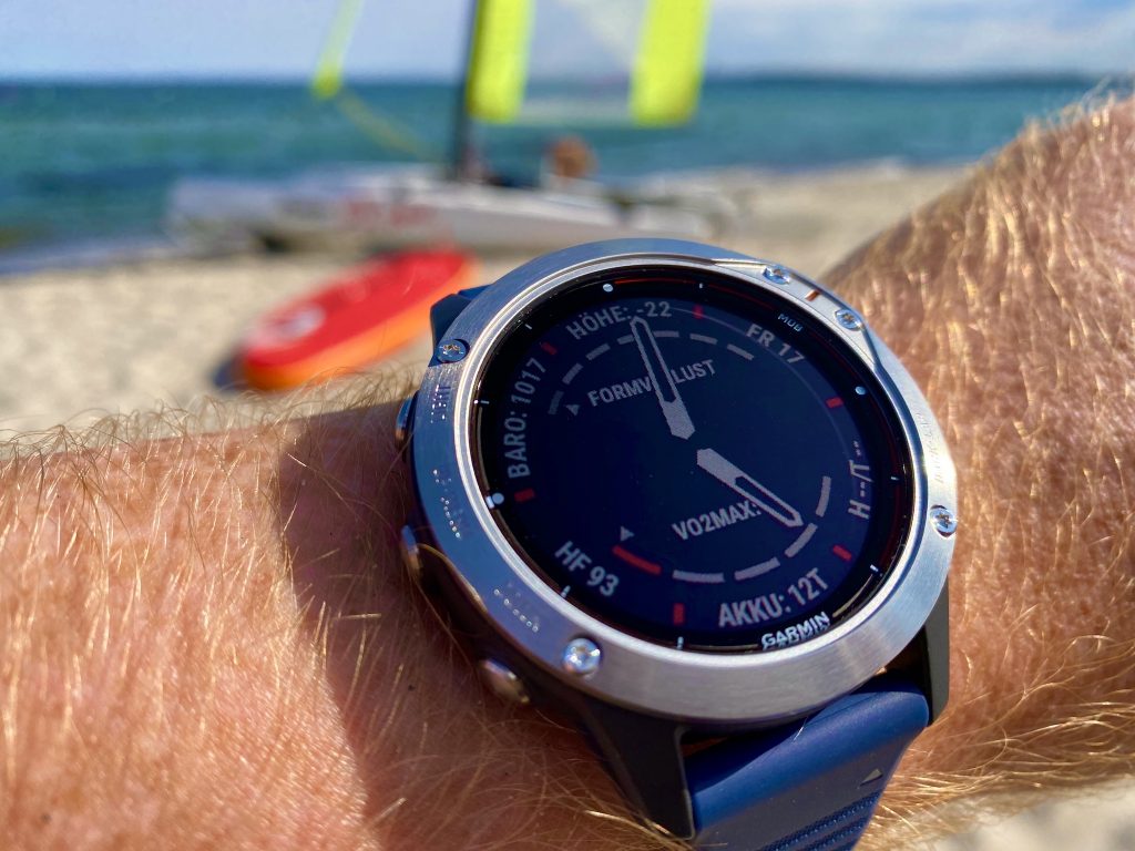 In unserem Garmin quatix 6 Test haben wir die Sport-Smartwatch ausführlich unter die Lupe genommen. Die Sportuhr hat viele Stärken und wenige Schwächen – eine grundsolide, aktuelle Sportuhr. Foto: Sascha Tegtmeyer