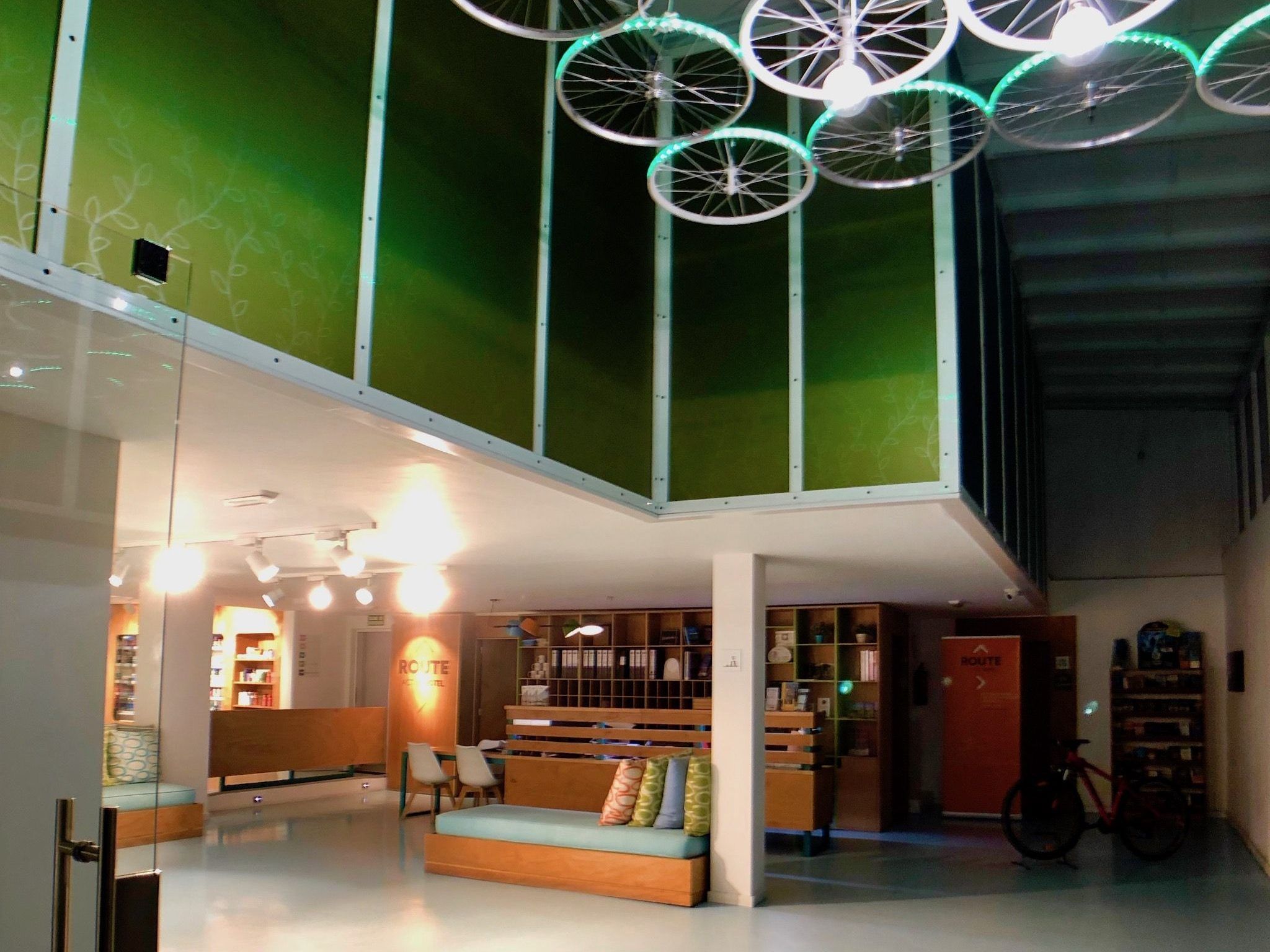 Die Lobby des Active Route Hotel: ein wirklich interessantes Hotel. Foto: Sascha Tegtmeyer