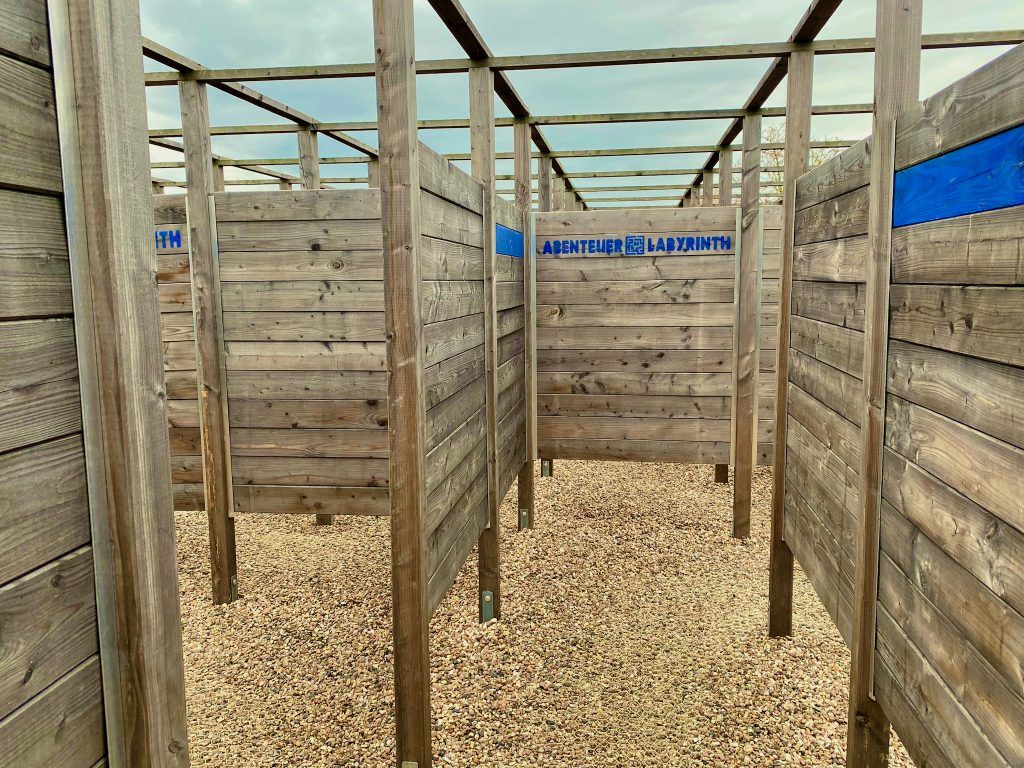 Das Abenteuerlabyrinth ist Deutschlands größtes Holzlabyrinth und ideal für Kinder und Erwachsene. Foto: Sascha Tegtmeyer