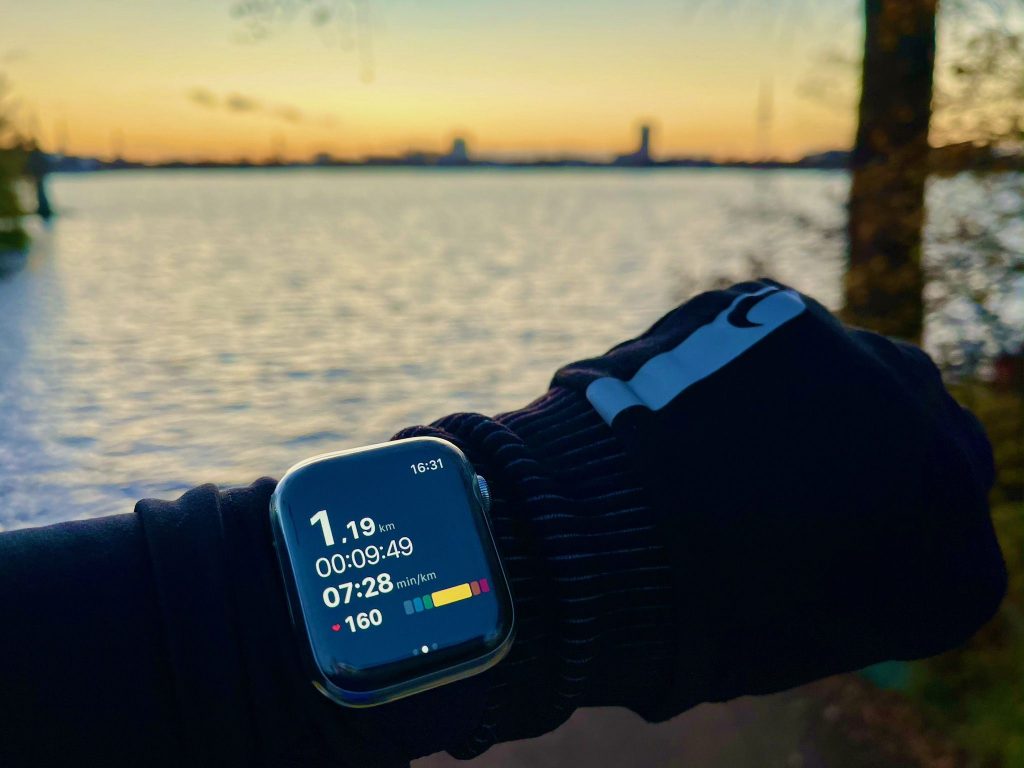 Mein Fazit: Auch wenn die Apple Watch natürlich pur ohne Hülle viel schöner ist, ist eine Schutzhülle dringend empfohlen – sonst ärgert man sich hinterher. Foto: Sascha Tegtmeyer
