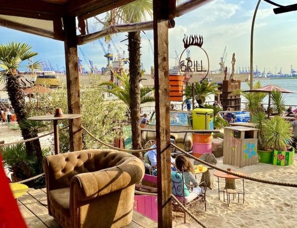 Beach Bar an der Elbe – ideal zum Relaxen und Sonne tanken. Foto: Sascha Tegtmeyer