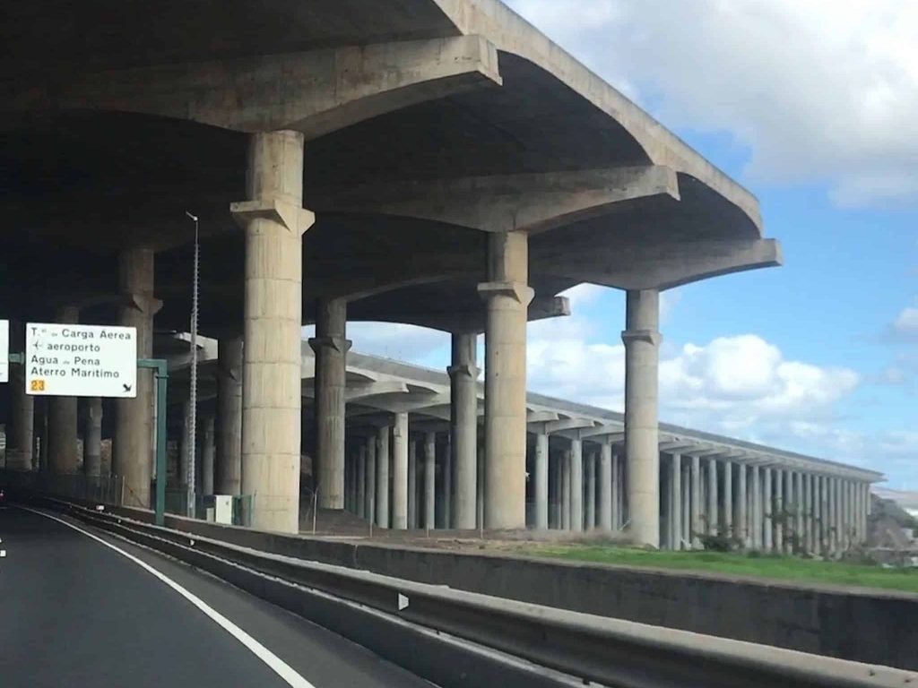 Imposantes Bauwerk: Der Cristiano Ronaldo International Airport auf Madeira zählt zu den gefährlichsten Flughäfen der Welt! Foto: Sascha Tegtmeyer