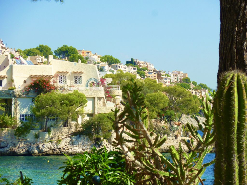 Die mediterrane Architektur auf Mallorca ist immer wieder ein Genuss. Foto: Sascha Tegtmeyer