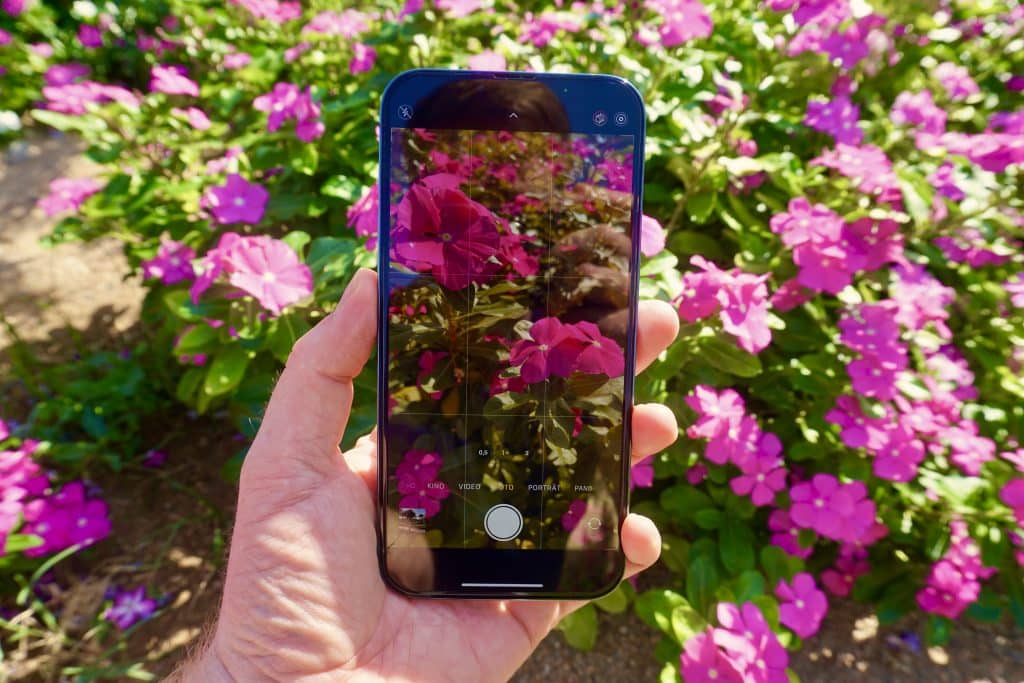 Apple iPhone 13 Pro Max Test Erfahrungen Ein Schwerpunkt des iPhone 13 Pro Max liegt auf der Fotografie. Man kann mit dem Smartphone herausragende Fotos machen. 