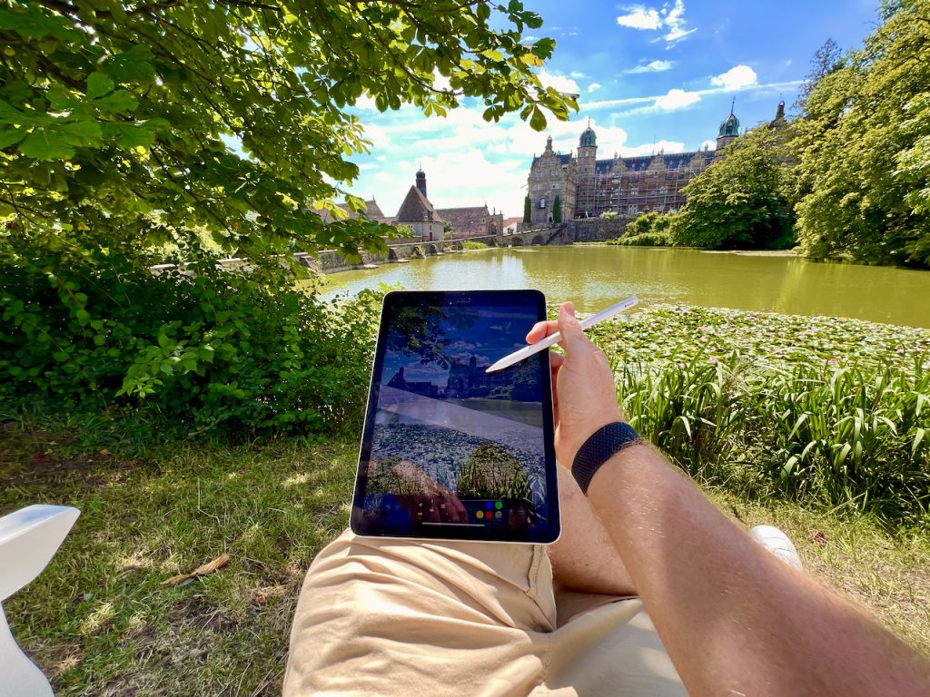 Fotos und Videos direkt im Urlaub bearbeiten und teilen – mit dem superschnellen M1-Chip des iPad Air der 5. Generation kannst du schon vor Ort bequem alles erledigen. iPad Air 5 Test Erfahrungen Testbericht Tablet Computer