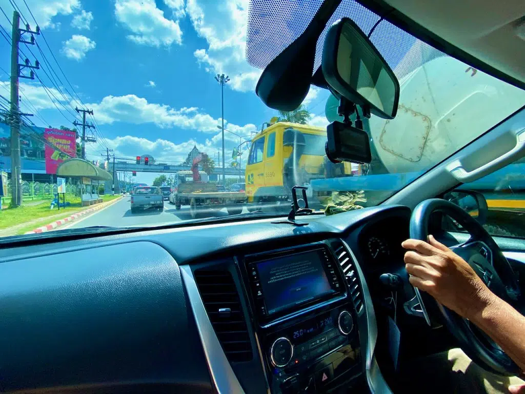 Reisebericht Thailand: meine ehrlichen Erfahrungen im Süden 10 Taxi auf einer Straße in Thailand