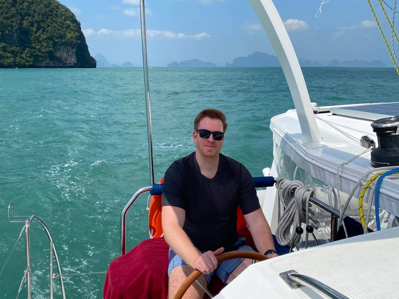 Das Schiff auf Kurs bringen: Wir machen eine Bestandsaufnahme, definieren Ihre Marketingziele und setzen sie anschließend mit gezielten Online-Marketing-Maßnahmen um. Foto: Sascha Tegtmeyer
