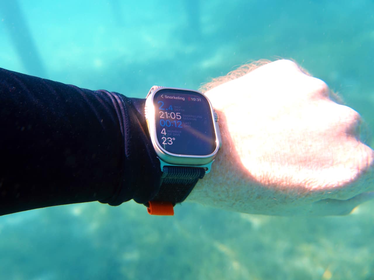 Apple Watch Trail Loop Test Erfahrungen Testbericht Erfahrungsbericht „Trail Loop. Komfort für lange Läufe. Besonders dünn, leicht und flexibel. Und mit einem einfachen Schlaufen­verschluss, damit du es beim Training schnell anpassen kannst. Das Gewebe ist besonders dehnbar und kann für die perfekte Passform einfach angezogen werden.“ 