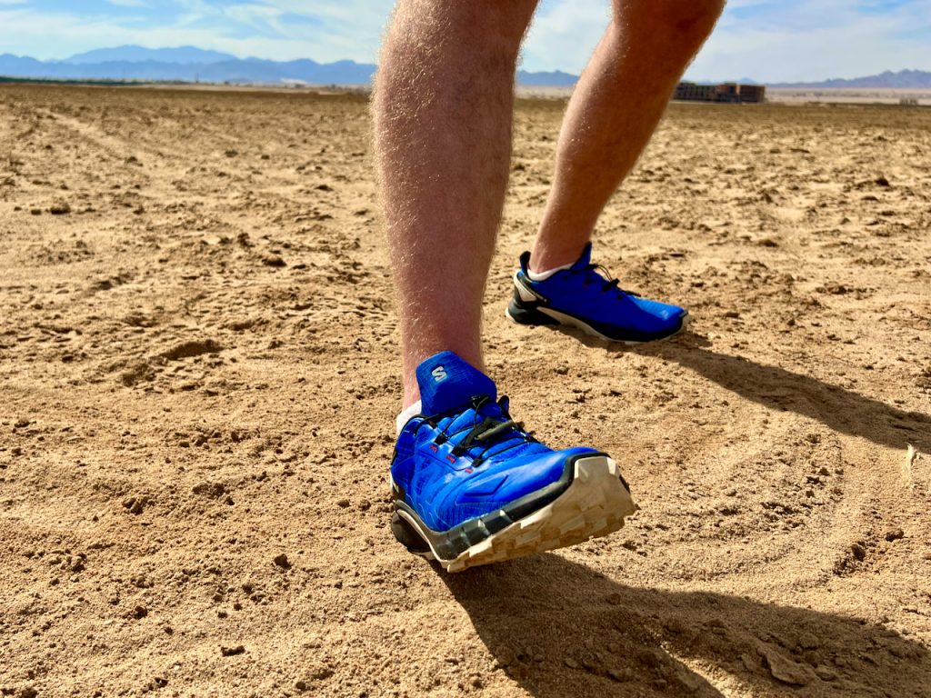 Salomon Supercross 4 Test & Erfahrungen – das Multitalent für Trailrunning? 17 Der Schuhs für's Grobe – Der Salomon Supercross 4 ist ein Trailrunningschuh, der durch seine Griffigkeit und Bodenhaftung auf unterschiedlichsten Untergründen überzeugt. Salomon Supercross 4 Test Erfahrungen