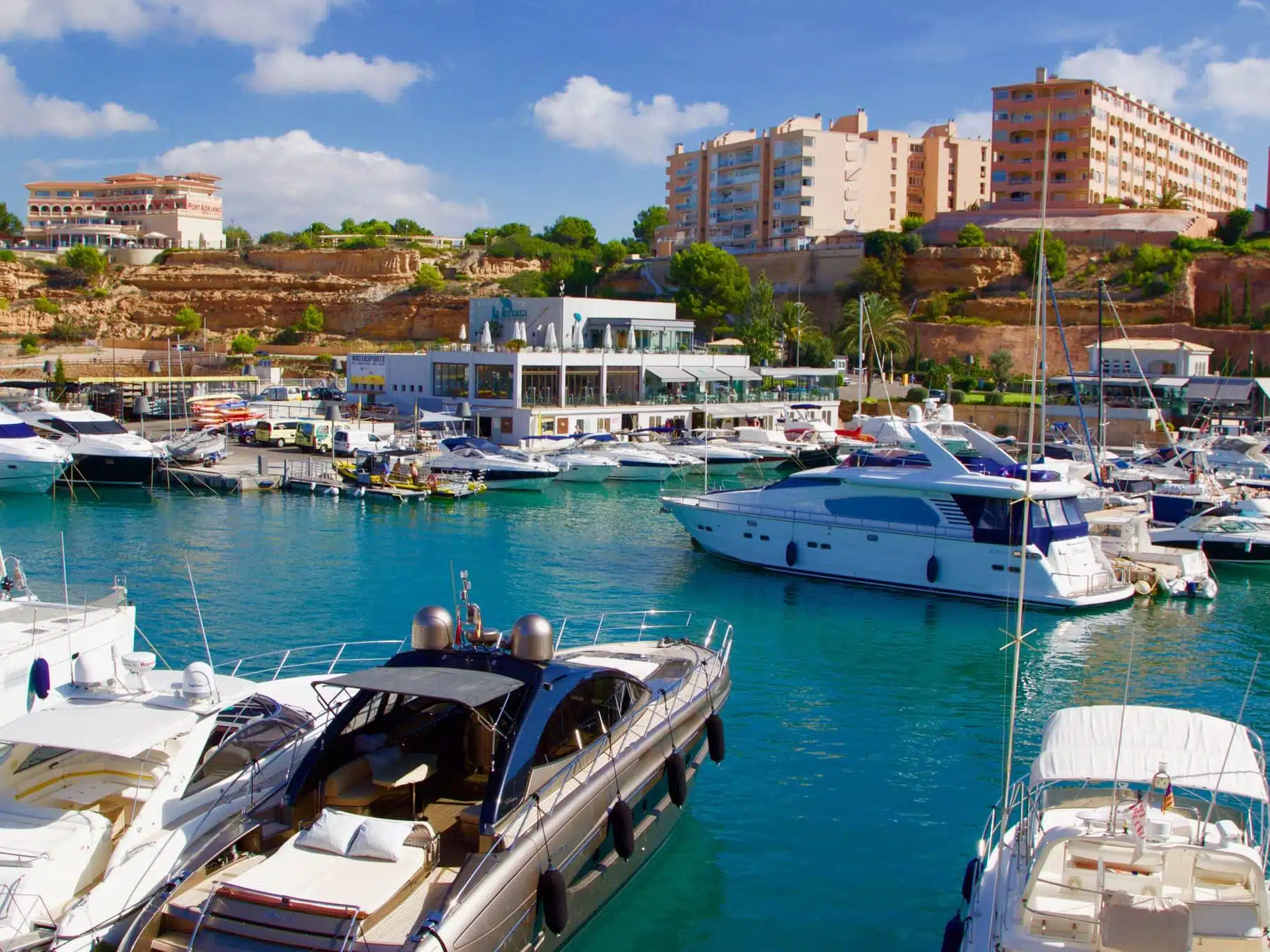 Mallorca mit dem eigenen Auto: meine Erfahrungen mit Roadtrip und Fähre ab Valencia 6 Port Adriano im Südwesten von Mallorca