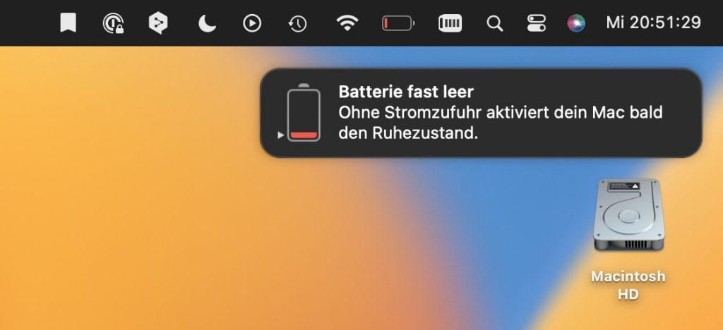 Dienstag und Mittwoch durchgehalten – wenn du nicht durchgängig am MacBook Air M2 arbeitest, kann es passieren, dass der Akku zwei Tage hält. 