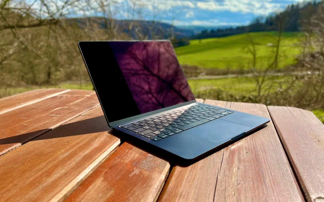 MacBook Air M2 Akkulaufzeit – mit einer Ladung durch den Tag?