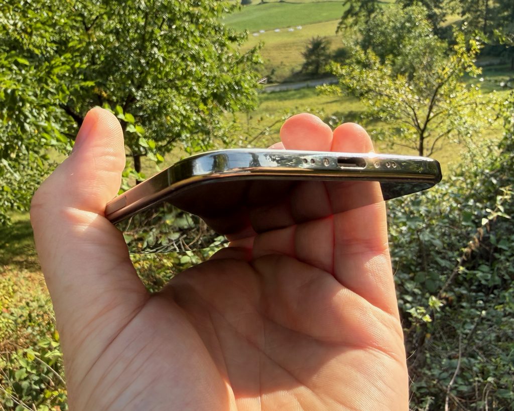 Ein paar kleine Kompromisse: Das Air hat nur einen USB-C-Anschluss mit USB-2.0-Geschwindigkeit. Foto: Sascha Tegtmeyer
